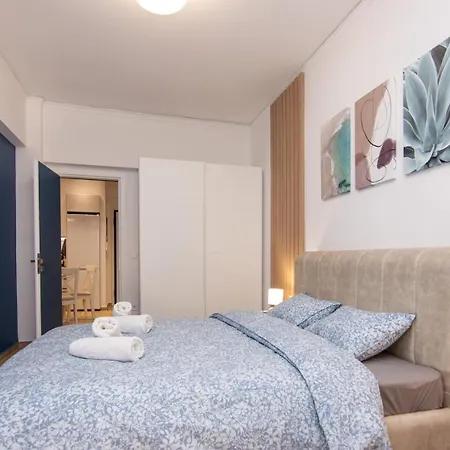 Sweet 2 Bedroom In Greek Colors *