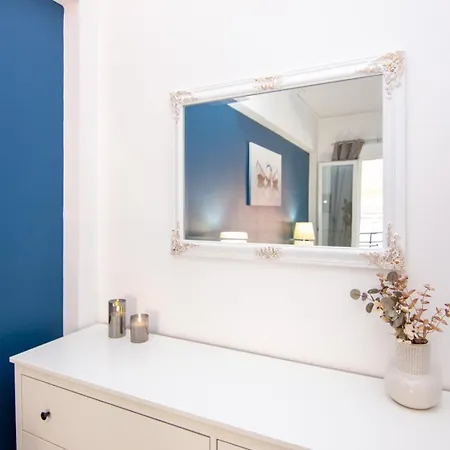 Sweet 2 Bedroom In Greek Colors Apartment *