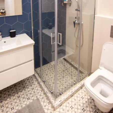 Sweet 2 Bedroom In Greek Colors Apartment